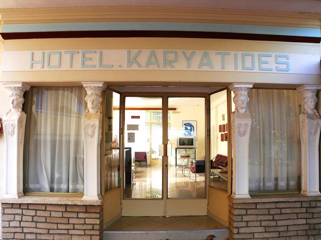 Hotel Karyatides Agia Marina  Extérieur photo