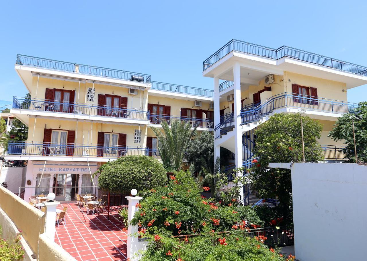 Hotel Karyatides Agia Marina  Extérieur photo
